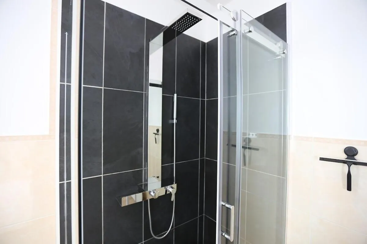 Appartamento Moderno Per 4 Persone Vicino Al Ponte Vecchio Bassano del Grappa Apartment